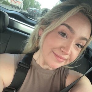 Meet your Posher, Cj